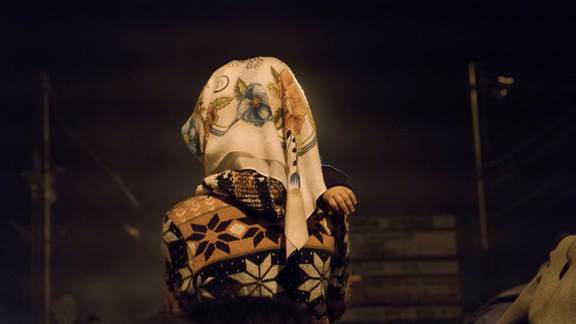 說明: Macintosh HD:Users:chendong:Desktop:張乾琦 工作坊:工作坊:官方作品:中文圖說:AZMA:8. 張乾琦，“AZMA”視頻截圖，2017 .jpg