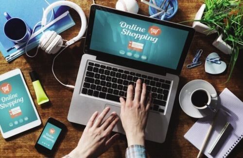 最后來說一個正能量的故事，一個關(guān)于兩代人理性消費理性投資的故事。