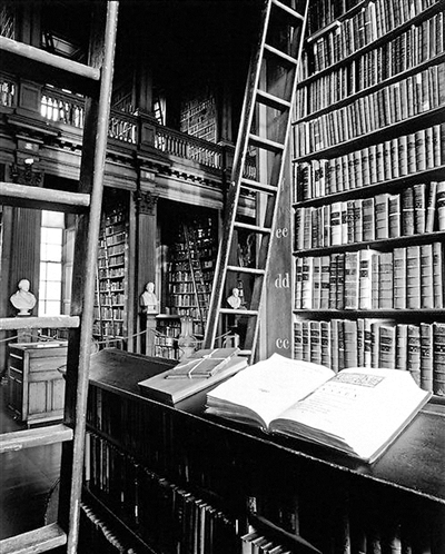 探究海外名校大學(xué)之美:牛津大學(xué)因門而美