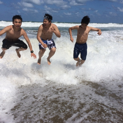 贏在起跑線？中國孩子赴美留學(xué)是否越早越好？