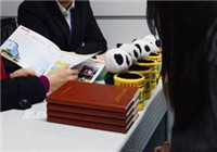 賣房留學(xué)月薪五千，出國到底值不值？